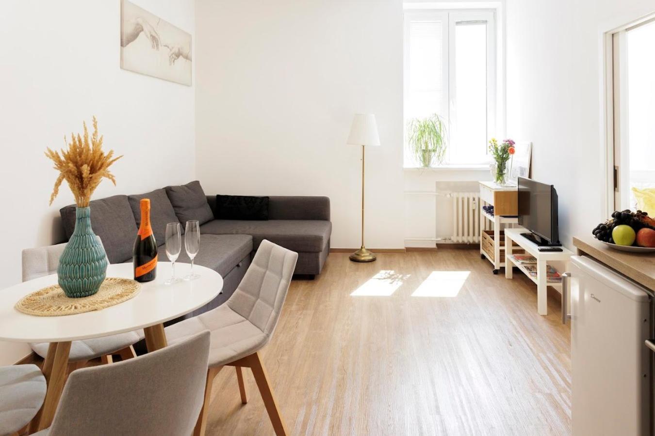 Apartamento Boutique Flat In Old Town Bratislava Exterior foto